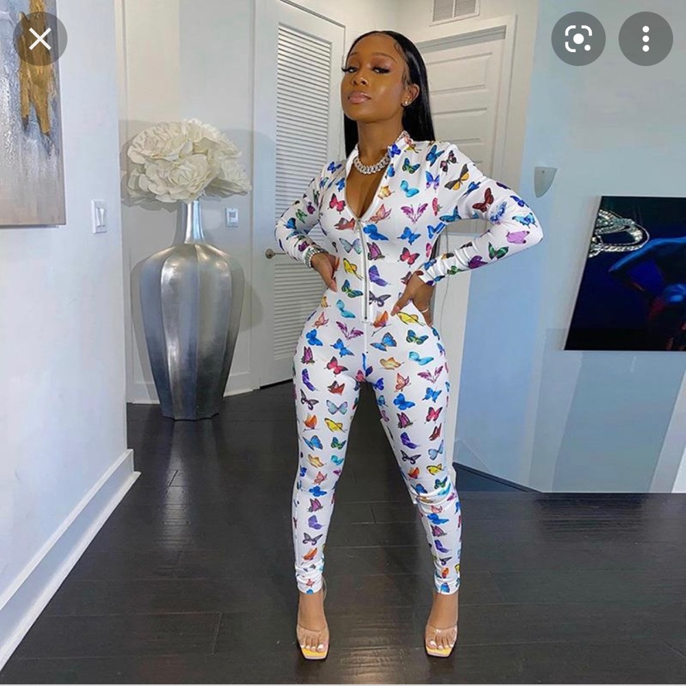 Shane Justin Butterfly jumpsuit white ( also have black) size xsmall.